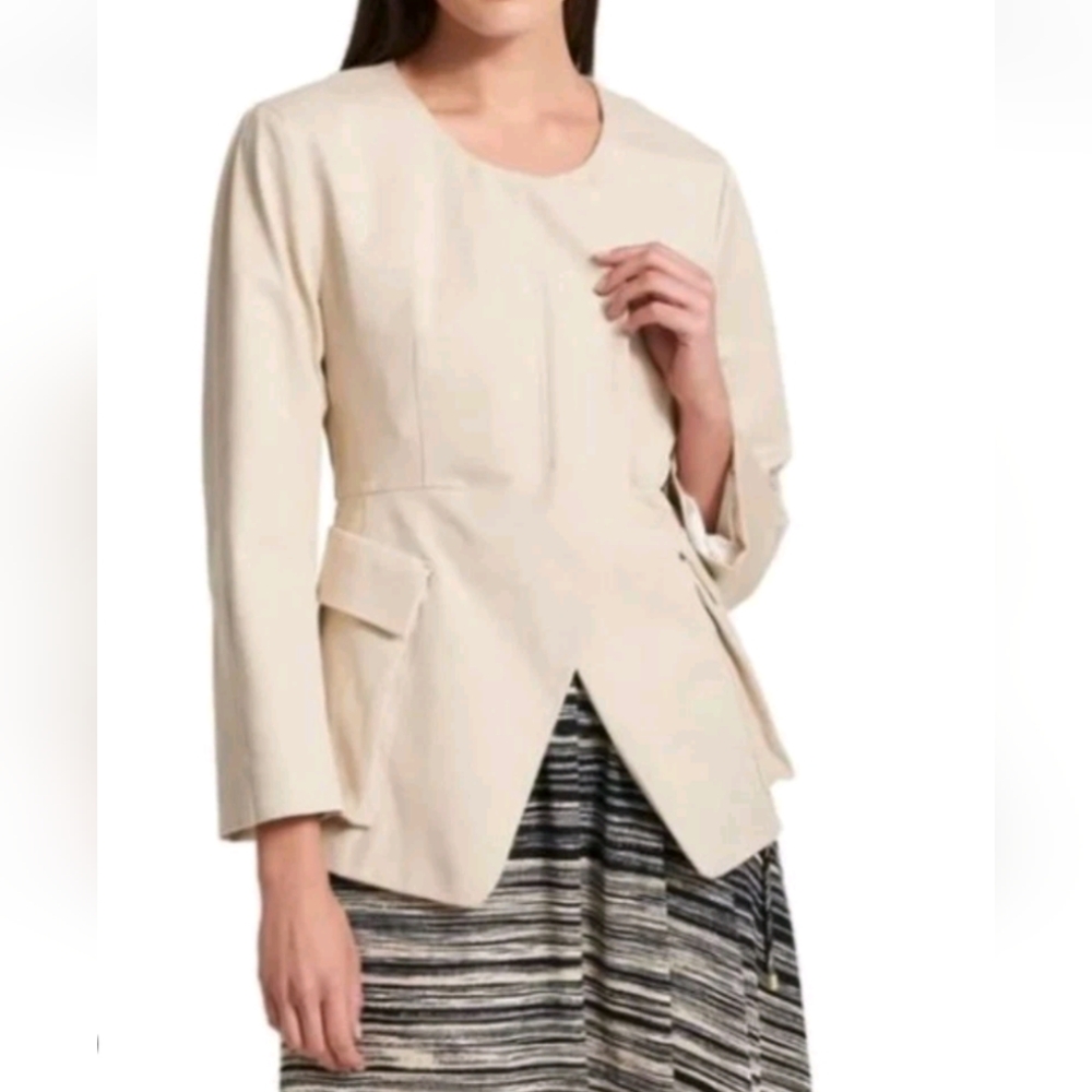 Donna Karan Collarless Split-front Patch Flap Pocket Jacket In Sand. Size 2 NWT